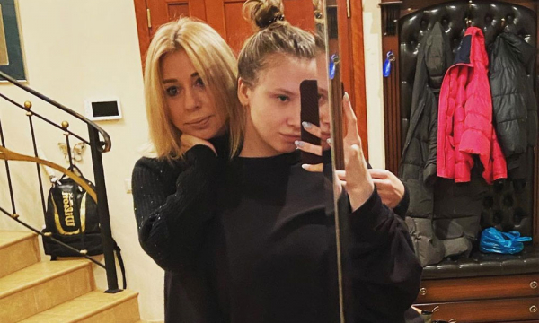 Апина показала дочь, появившуюся на свет благодаря суррогатному материнству. Фото